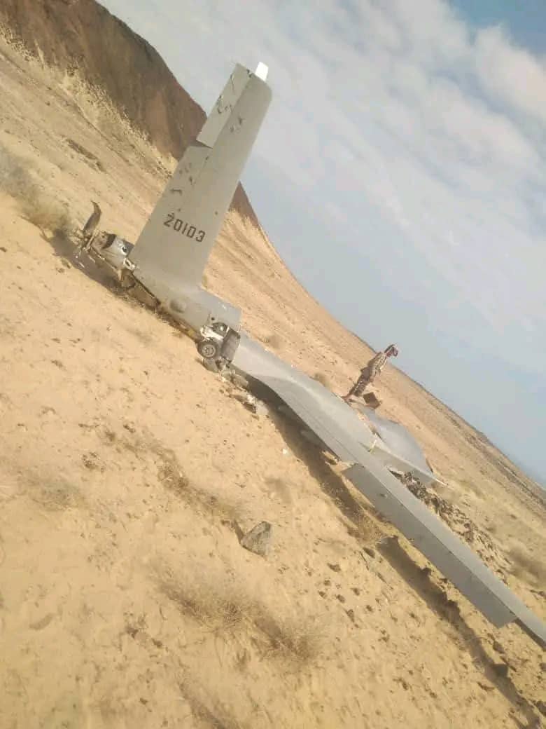 تفاصيل... سقوط طائرة استطلاع أمريكية بدون طيار شرقي منطقة خبر المراقشة بمحافظة أبين - تفاصيل... سقوط طائرة استطلاع أمريكية بدون طيار شرقي منطقة خبر المراقشة بمحافظة أبين -